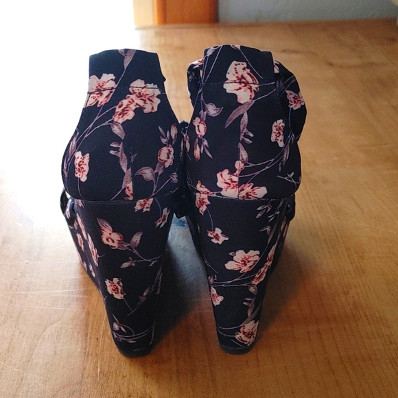 Just Fab Navy. Pink, & White Floral Wedge Heels with Ankle Wraps - Picture 5 of 6
